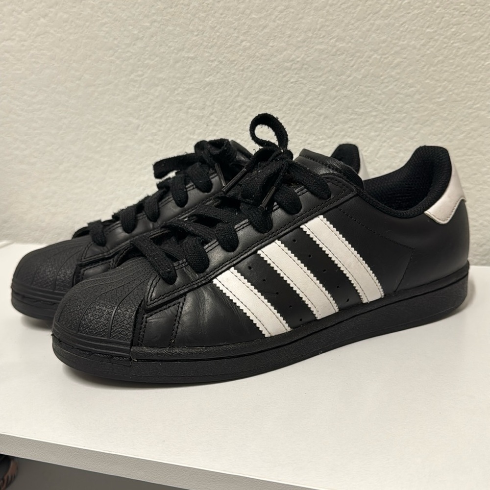 Adidas superstar sneaker size 6.5